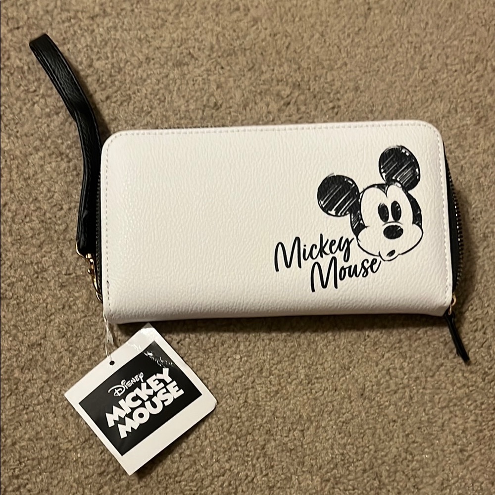 NWT Disney Mickey Mouse White and Black Wallet